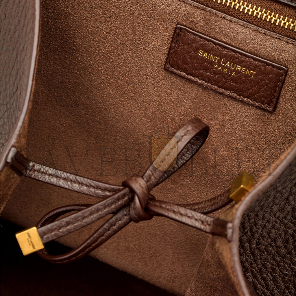 YSL LE 5 À 7 BEA IN GRAINED LEATHER 763435AADUU2837 (50*28*18cm) YSL LE 5 À 7 BEA IN GRAINED LEATHER 763435AADUU2837 (50*28*18cm)